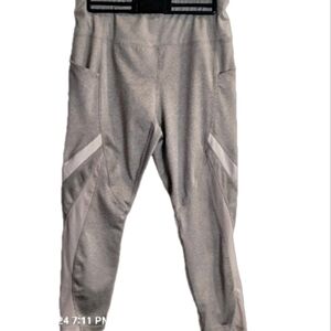 AVIA, White & Gray, cropped, adjustable activewear leggings. SZ. M  (8-10).